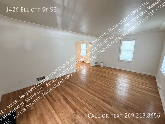 Building Photo - 1426 Elliott St SE