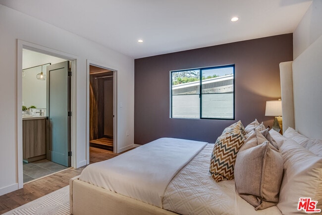 Building Photo - 13026 Calvert St