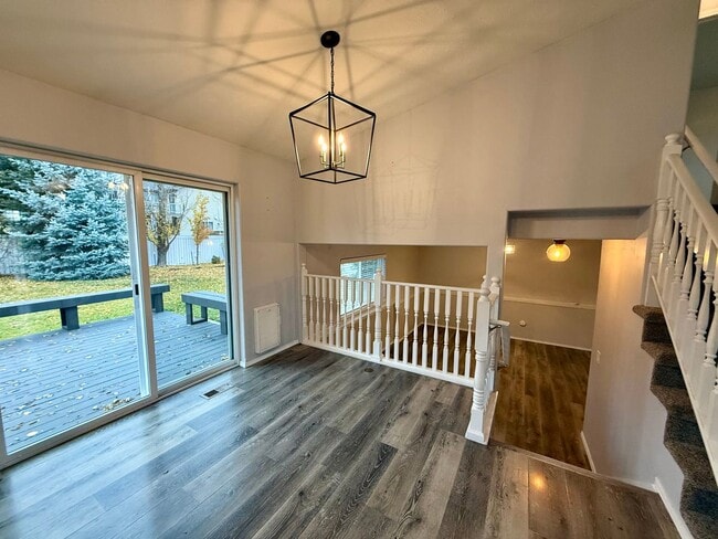 Building Photo - Stunning 3 Bed 2 Bath Eagle Ridge Home w/ ...