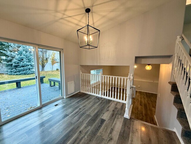 Building Photo - Stunning 3 Bed 2 Bath Eagle Ridge Home w/ Large Fenced Backyard and Raised Deck!