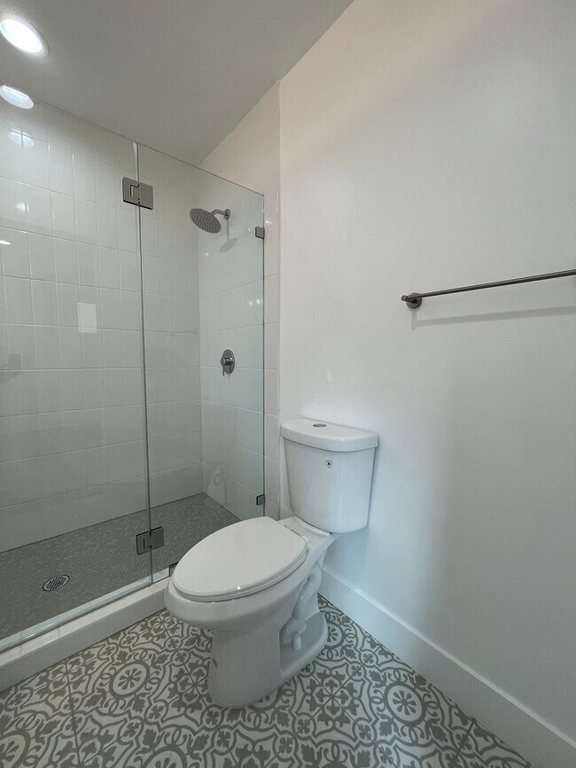 Building Photo - 14402 S Cookacre St