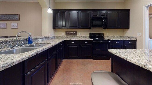 Building Photo - 121 Armored Ave