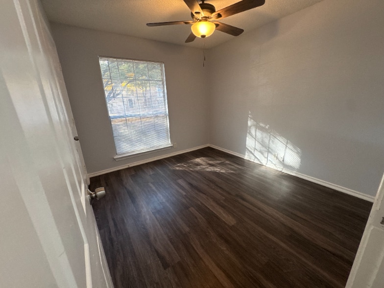 Building Photo - 7504 Bear Lake Dr