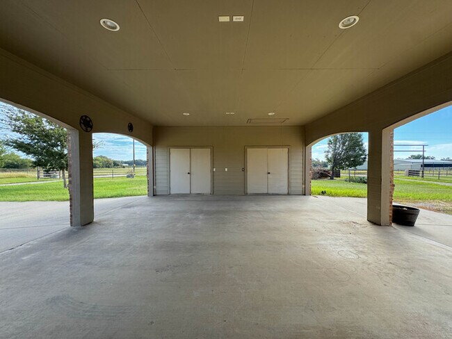 Building Photo - 1559 E Blackjack Rd E