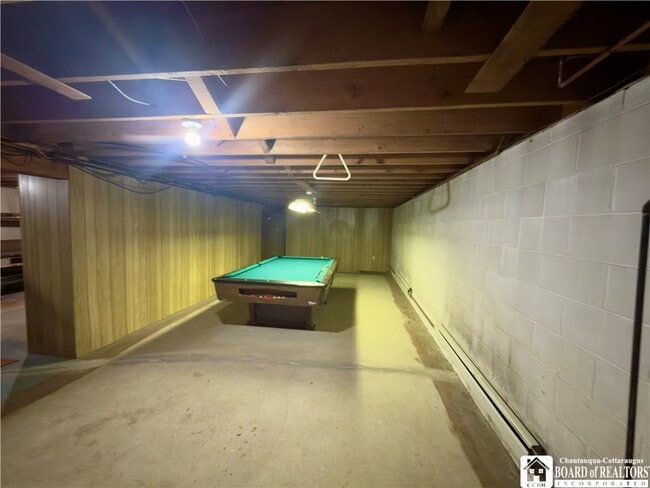 Building Photo - 32 Maple St