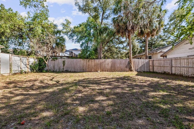 Building Photo - "Charming 3-Bed, 2-Bath Home in Tampa – Perfect Blend of Comfort and Convenience!"