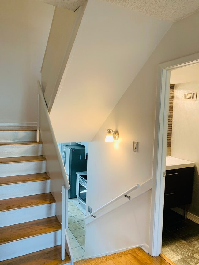 Building Photo - 4523 La Carmen Ct