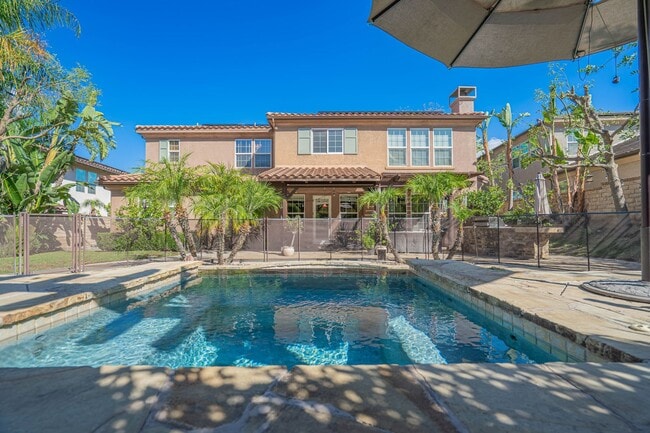 Building Photo - Spectacular 5-Bedroom Home with Private Po...