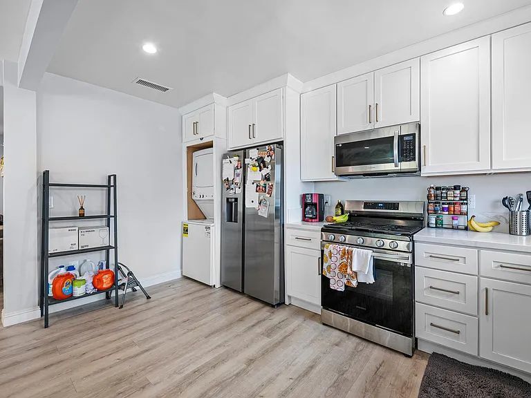 Building Photo - 1005 Hi Point St