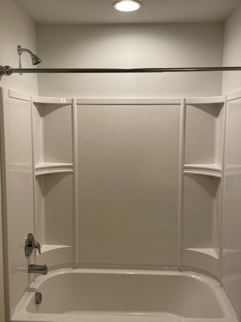 Building Photo - 252 Castle Dr