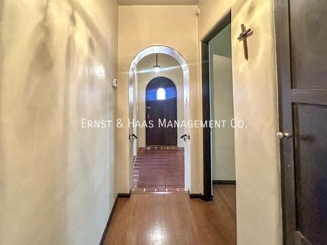 Building Photo - 601 Termino Ave