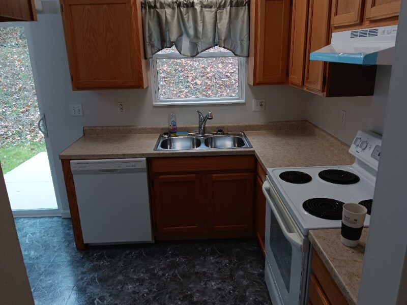 Building Photo - 5520 Carla Dr