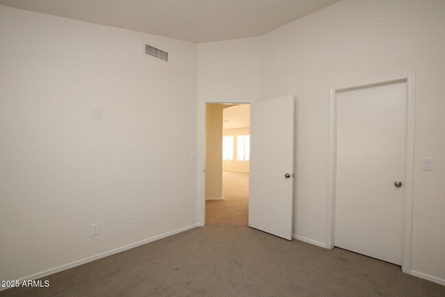 Building Photo - 4520 E Wildwood Dr