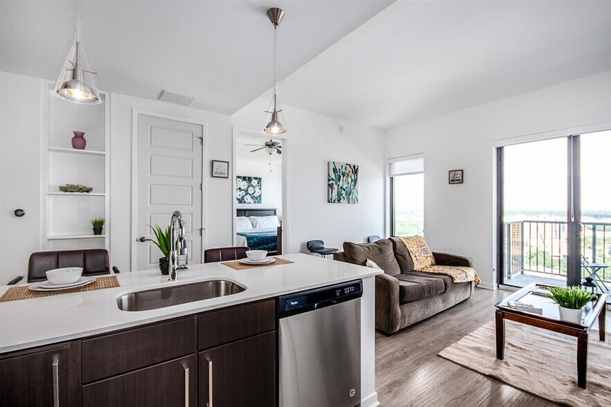 Building Photo - 2002 Holcombe Blvd