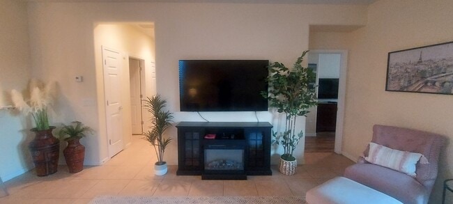 Building Photo - Fully Furnished 2 Bedroom 2 Bath with Den Provided In a 55 Plus Community