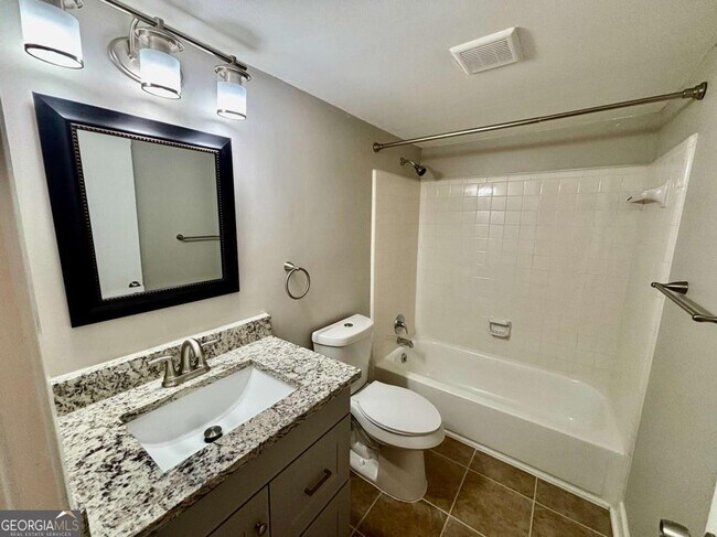 Building Photo - 58 Rumson Ct