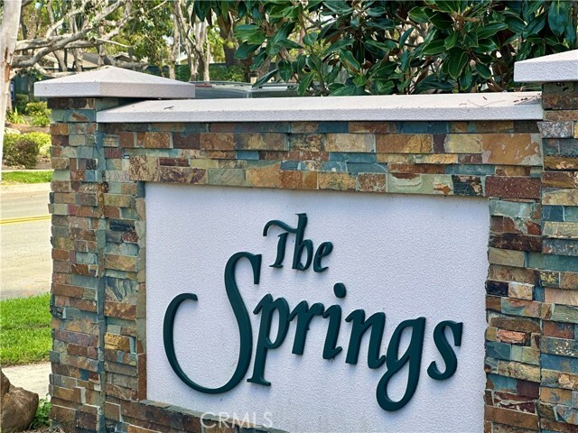 Building Photo - 140 Streamwood