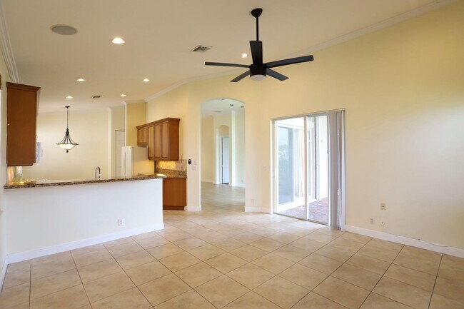 Building Photo - 7458 Via Luria