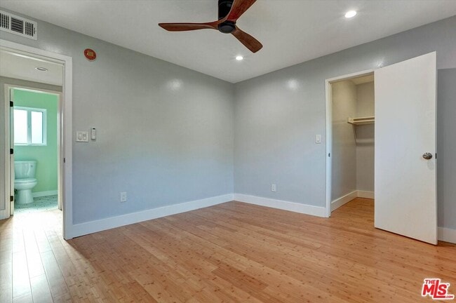 Building Photo - 5726 Woodman Ave
