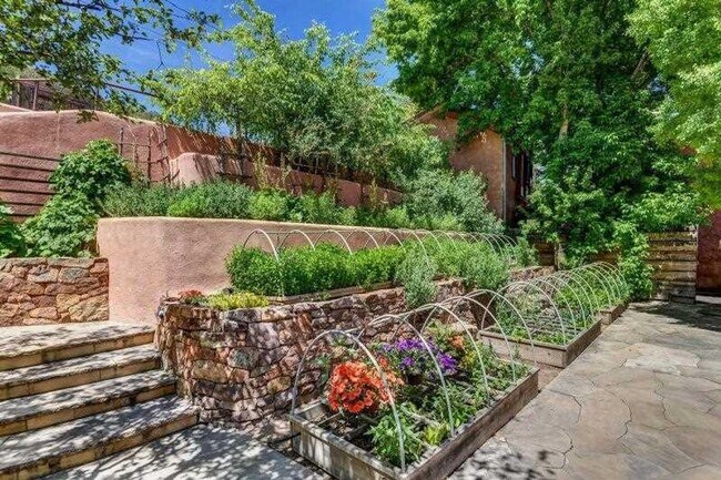 Building Photo - Live in a Piece of Santa Fe’s History – Av...
