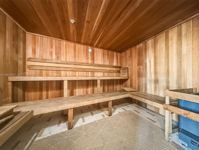 Building Photo - 31 SE 5th St