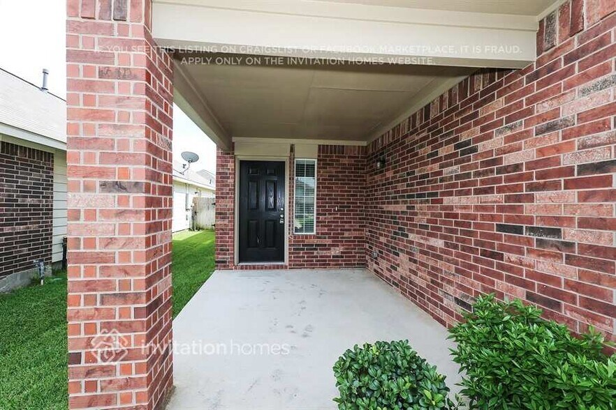 Building Photo - 18747 Dennington Dr