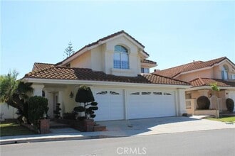 Building Photo - 7 Malaga
