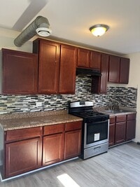 Building Photo - 653 E 90th Pl