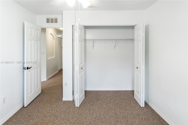 Building Photo - 2301 SE 24th Ct