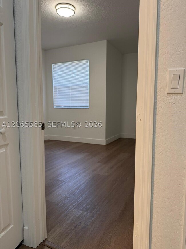 Building Photo - 4017 SW 149th Ct