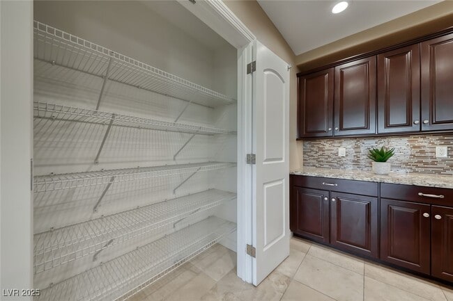 Building Photo - 64 Strada Principale