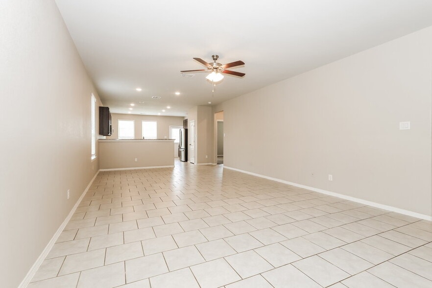 Building Photo - 25726 Northpark Palm Dr