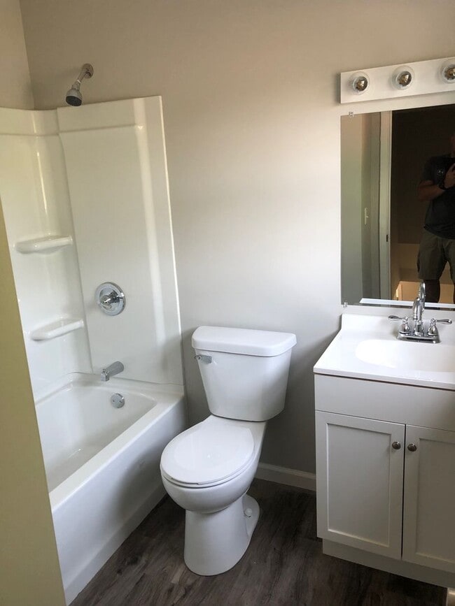 Building Photo - 5 BD/2.5 BA home, NEW RENOVATION!