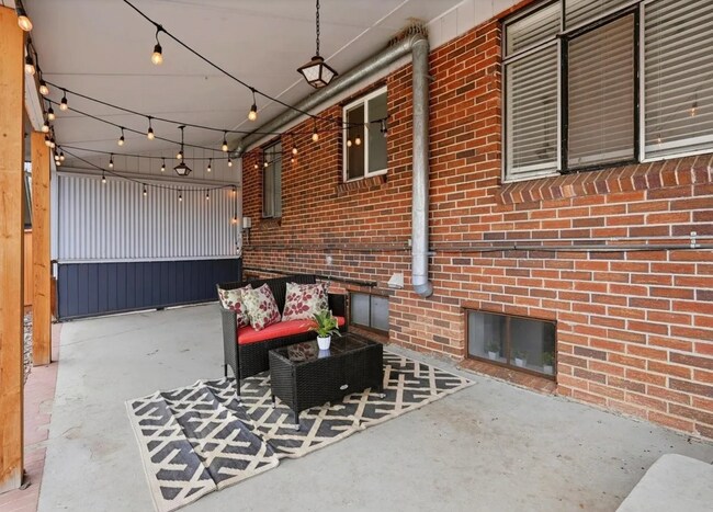 Building Photo - 3835 Pierce St