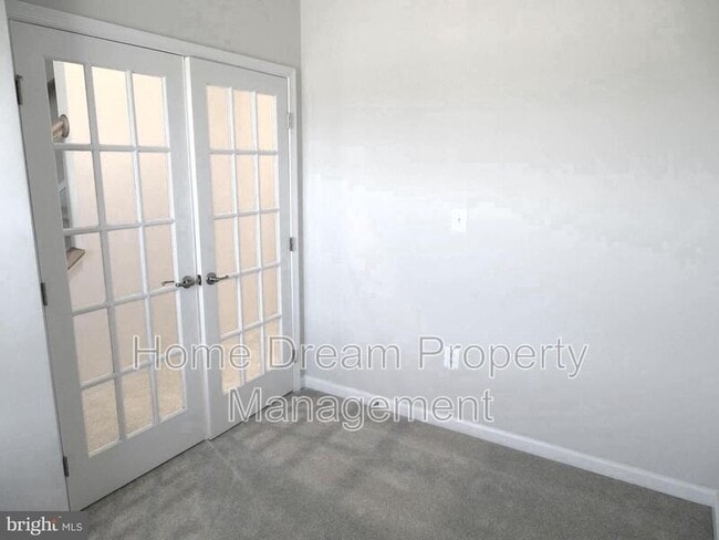Building Photo - 1024 Trestle Dr