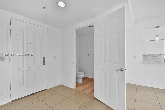 Building Photo - 3370 Hidden Bay Dr