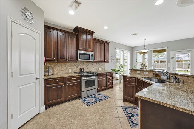 Building Photo - 29030 Davenport Dr