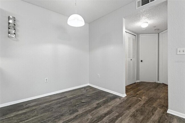 Building Photo - 5263 Images Cir