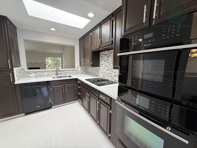 Building Photo - Spacious & Updated Two Bedroom Downtown Monterey Condominium