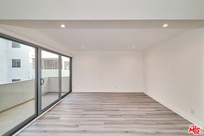 Building Photo - 145 S Maple Dr