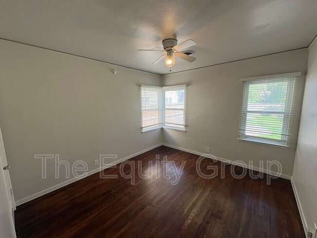 Building Photo - 1610 W College Ave