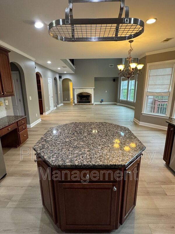 Building Photo - 917 Wallace Falls Dr