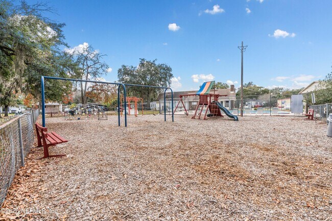 Building Photo - 7631 Timberwood Dr