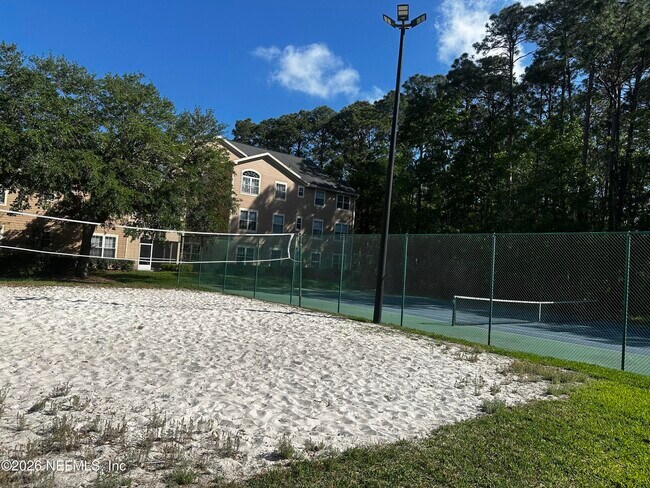 Building Photo - 13810 Sutton Park Dr N