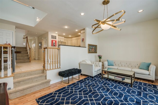 Building Photo - 100 Woodlake Dr W