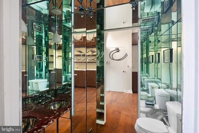 Building Photo - 317 S 18th St