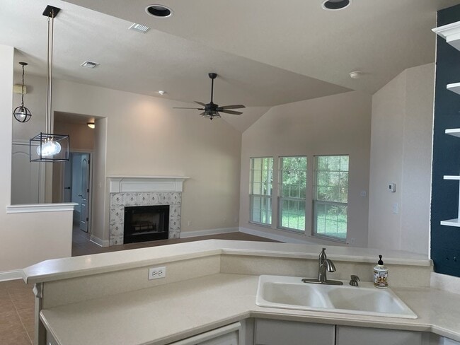 Building Photo - 1205 Cimarron Ct