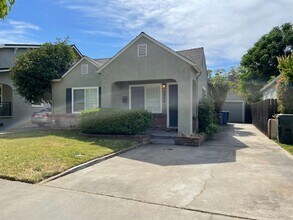 Building Photo - Single Family Home in East Sacramento W/Pool