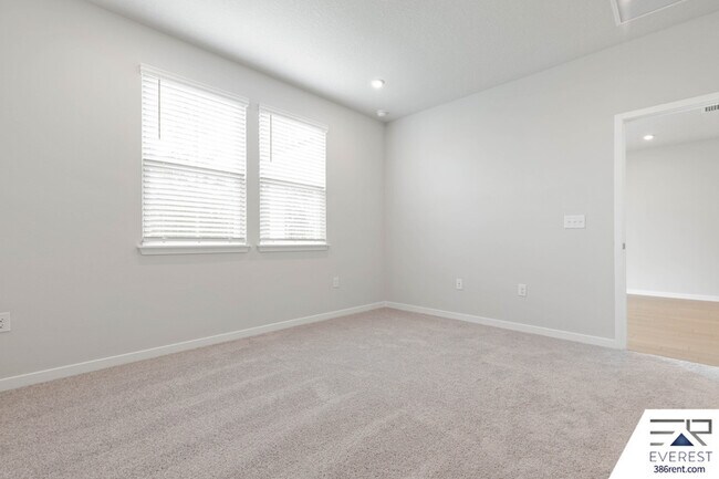 Building Photo - 221 Montgomery Ct