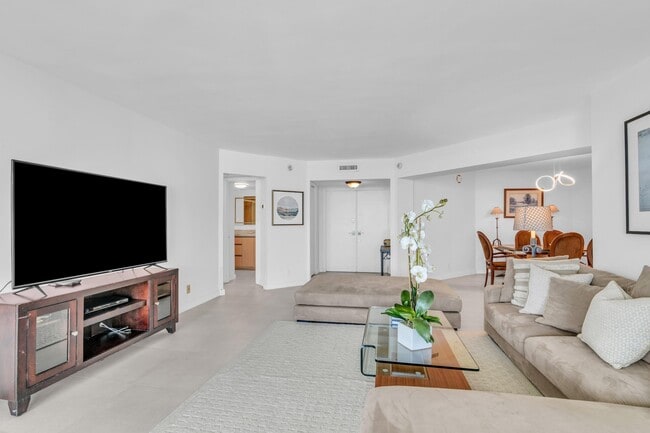 Building Photo - 550 S Ocean Blvd